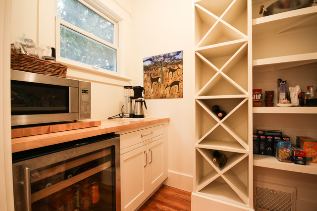 Jonas & Laura's Kitchen traditional-kitchen