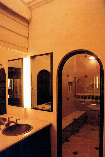 3.1. Villa. Beachfront Hacienda, in the Caribbean. tropical-bathroom