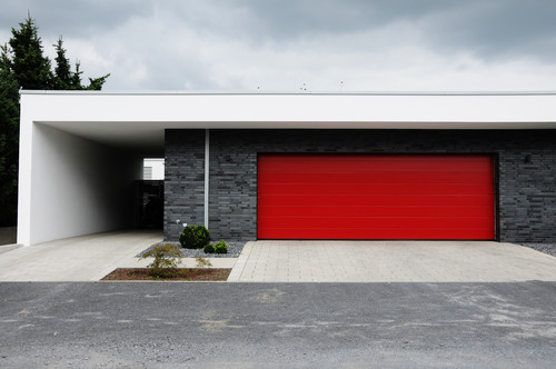 Modern red garage door for Sioux City?