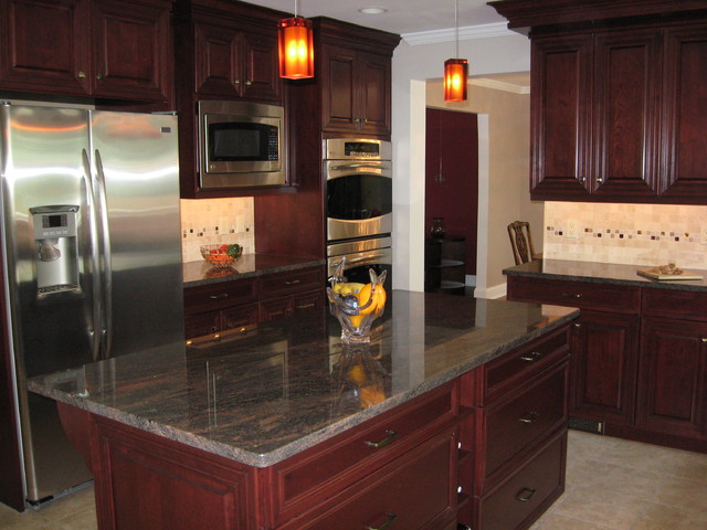 Uhr Kitchen traditional-kitchen