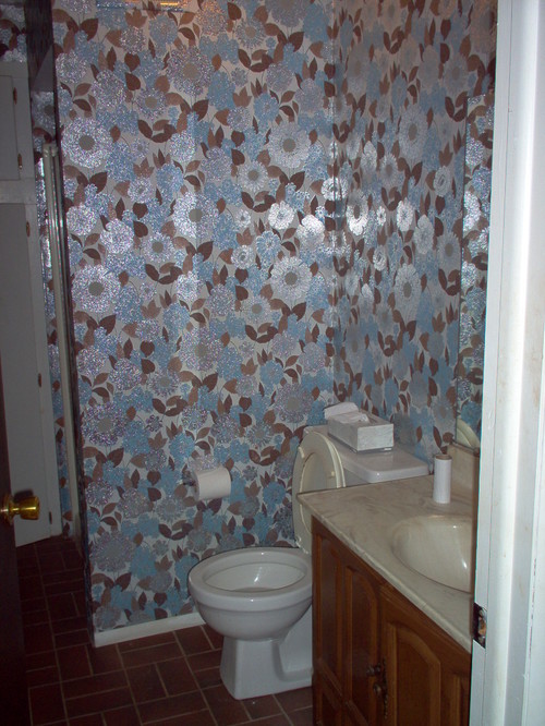 60's foil wallpaper bathroom