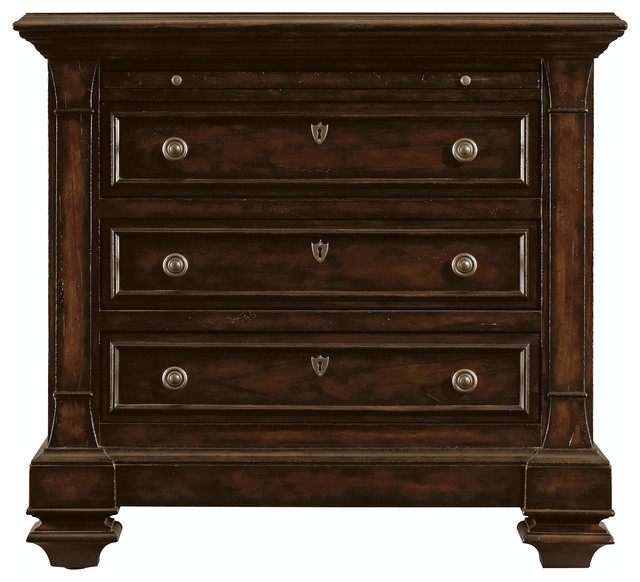 European Farmhouse Brittany Bachelor's Chest Traditional