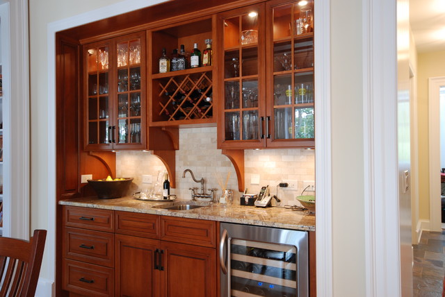 BARS & ENTERTAINMENT CENTERS traditional
