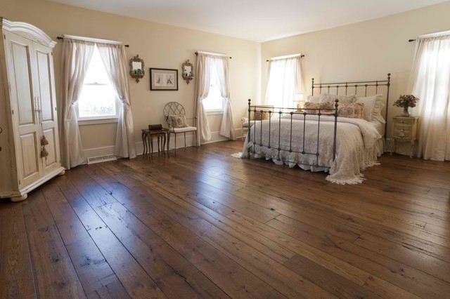 Antique Resawn Oak Hardwood Flooring - Traditional ...