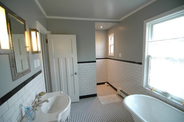 Black and White Traditional Bathroom