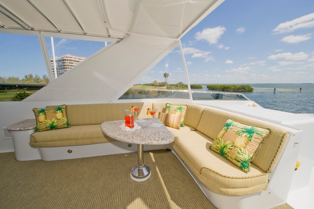 Casa Blanca Hatteras Yacht Design traditional-