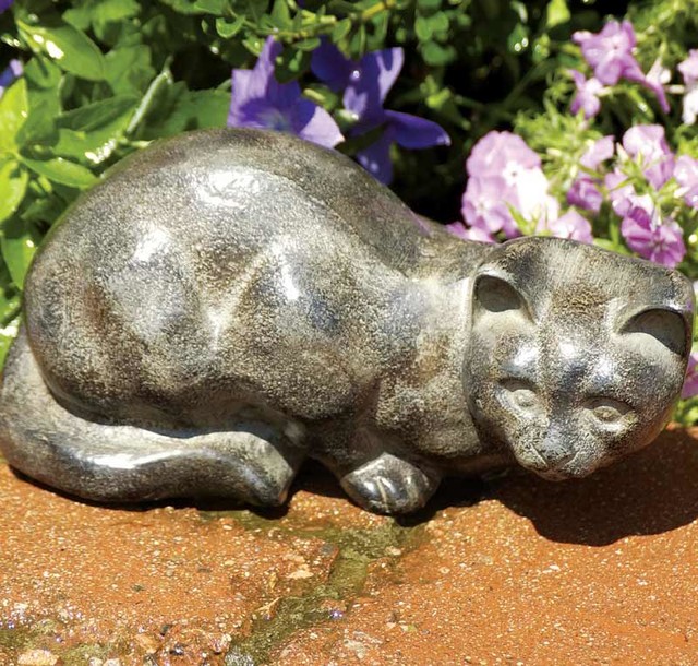 Hand Cast Aluminum Garden Kitty Cat Statue Contemporary Garden