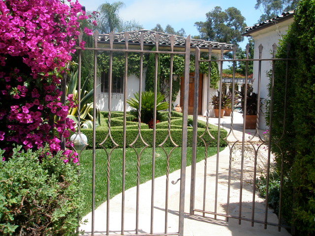 Mesa Road mediterranean landscape