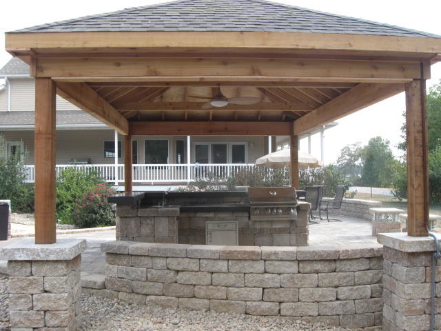 OUTDOOR ESCAPES traditional-patio