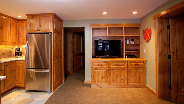 Crystal Mountain Ski Condo traditional family room