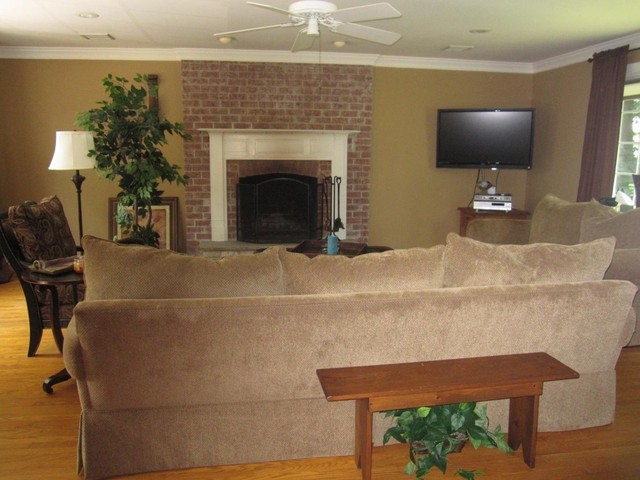 Redesign Project-Before traditional family room