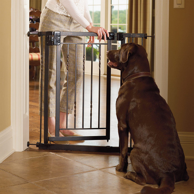 34inch Expanding Tension Mount Pet Gate Dog Gate Traditional Dog Gates