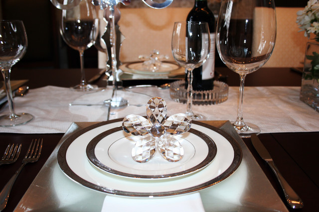 Joshua Creek transitional dining room
