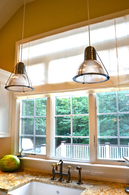 Mod Colonial kitchen