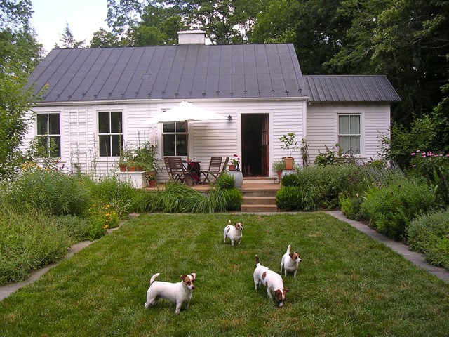 modern exterior Virginia Countryside Cottage