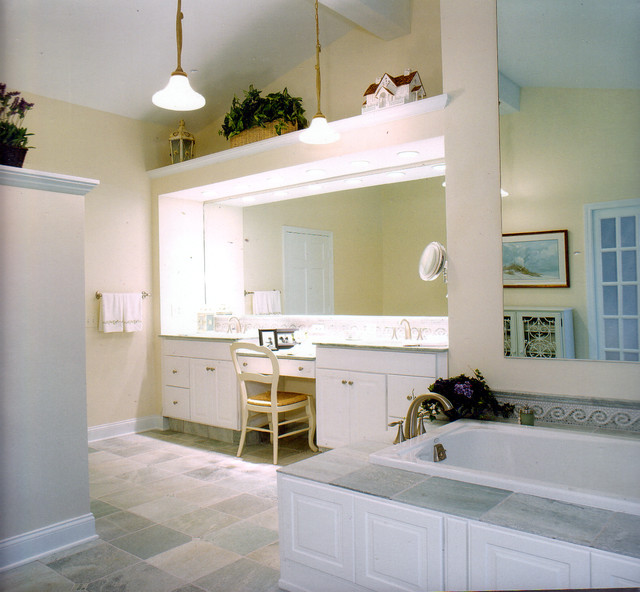Bathrooms traditional-bathroom