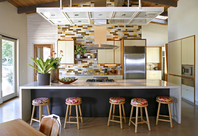 midcentury kitchen by The Office of Charles de Lisle
