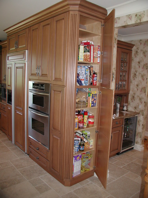 Cabinet details & specialty cabinets - Kitchen Cabinetry - detroit - by