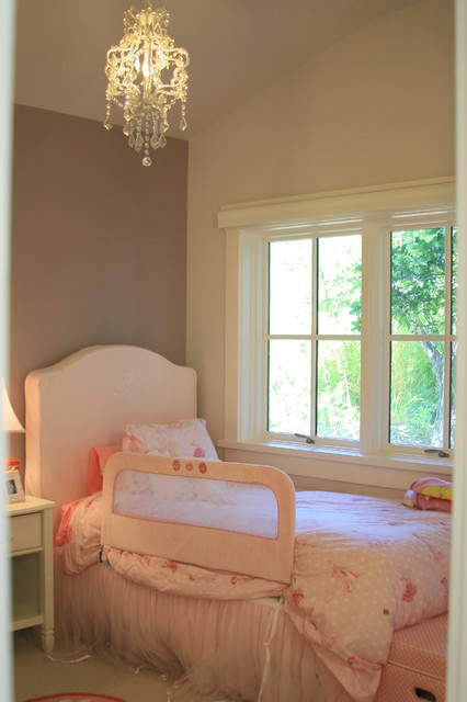 Girly Children's Bedroom contemporary kids