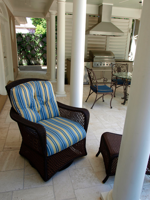 3 Wise Monkeys traditional-patio