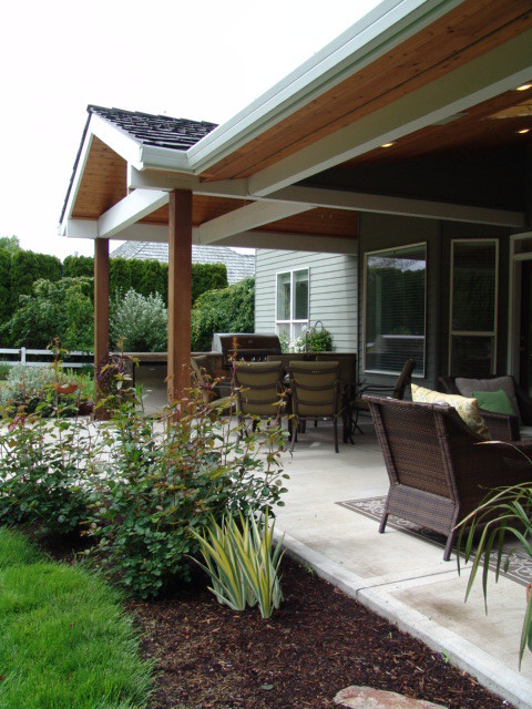 Outdoor Kitchens traditional-patio