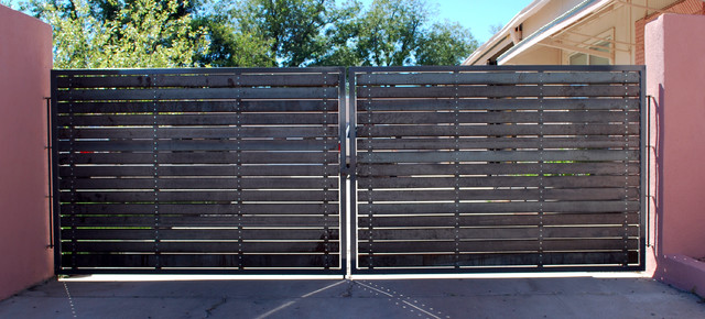 Steel Gate - Modern - austin - by Fabrica 309