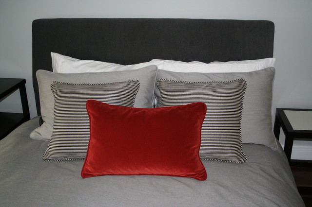 Guest room modern-bedroom