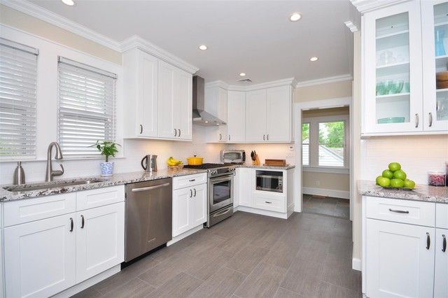 Are White Kitchen Cabinets In Style