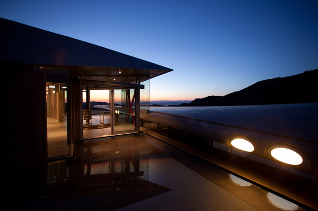 747 Wing House modern pool