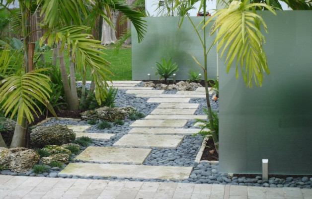 Stepping Stone walkway Tropical garden Florida Landscaping - Tropical ...