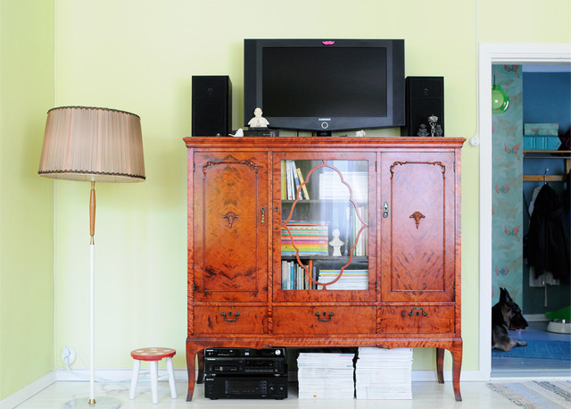 eclectic family room by Kootut murut