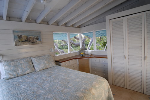 Tropical bedroom in Bahamas