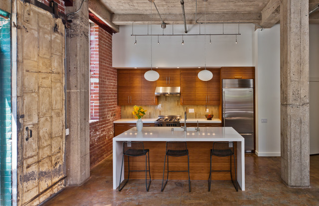 Modern Bamboo Kitchen in Eclectic Oakland Loft (front view ...