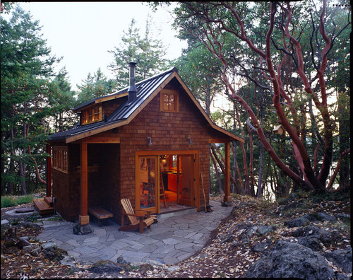 Cottage kayu rustic