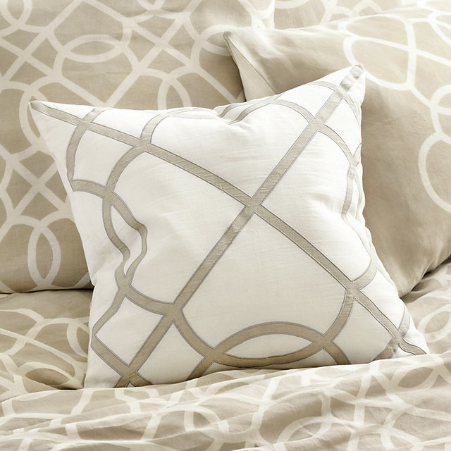 Quatrefoil Bedding