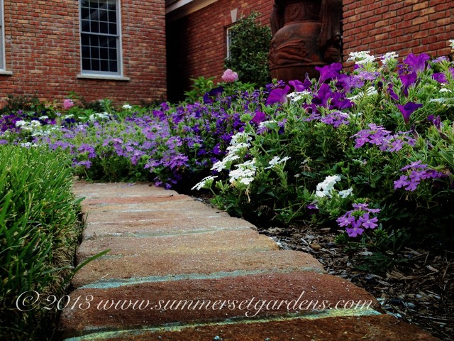 Brick edging detail - Traditional - Landscape - new york - by Summerset