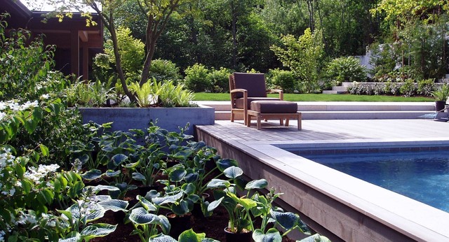 corner and grading detail contemporary-landscape
