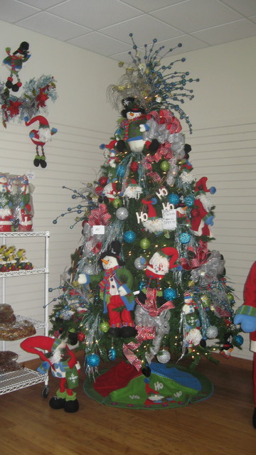 Tropical Christmas tree decorating tropical-