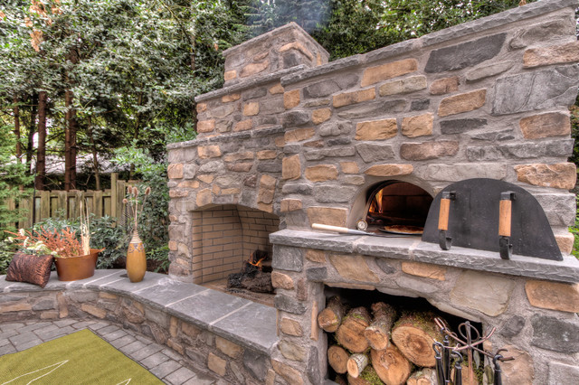 Outdoor Fireplaces with Pizza Oven