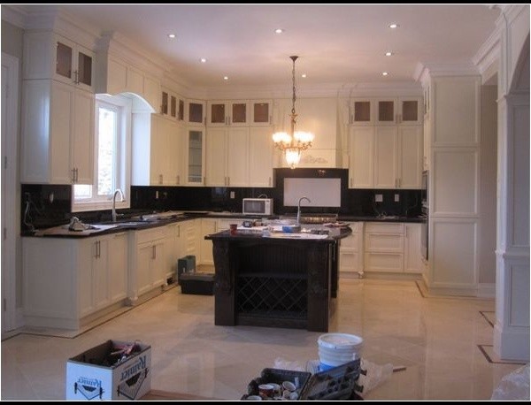 Kitchen Cabinets and top  Modern  toronto  by Homey 