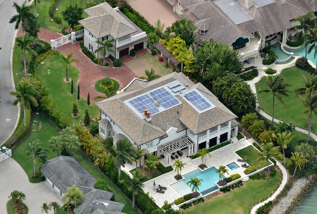 Port Royal Home in Naples, Florida traditional-exterior