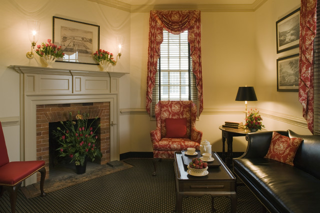 Ewing House Colonial Williamsburg - Farmhouse - Living Room