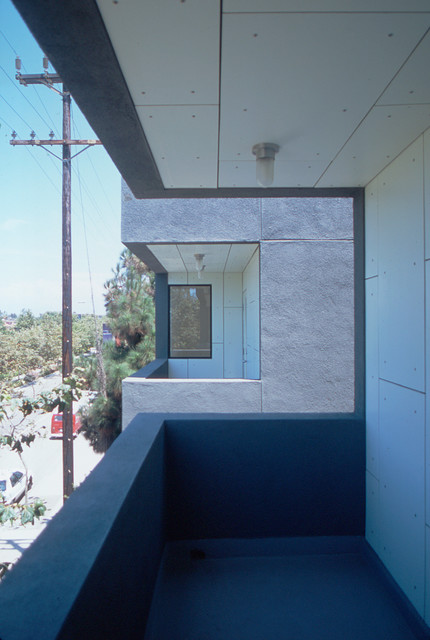 Venice Beach Boxes modern porch