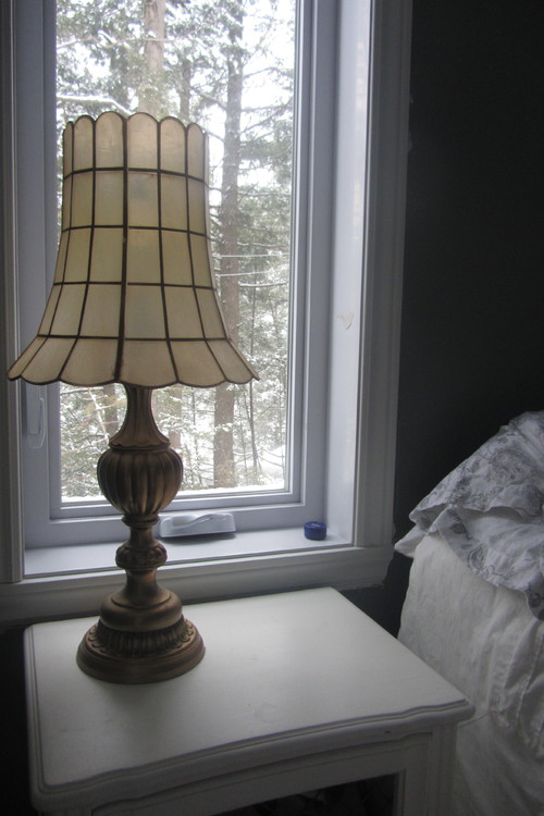 Vintage gold lamps with mother of pearl shades help with transformation