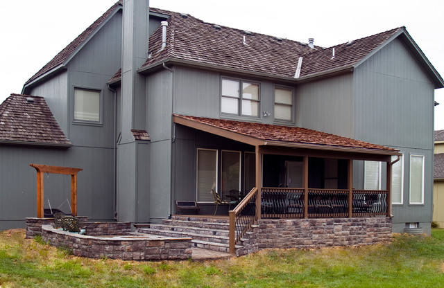 Stoll - Shingled Roof Overhang in Kansas City traditional-deck