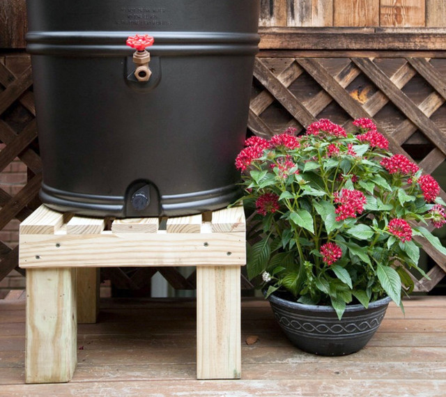 Chesapeake Rain Barrel Stand at The Rain Barrel Depot Traditional