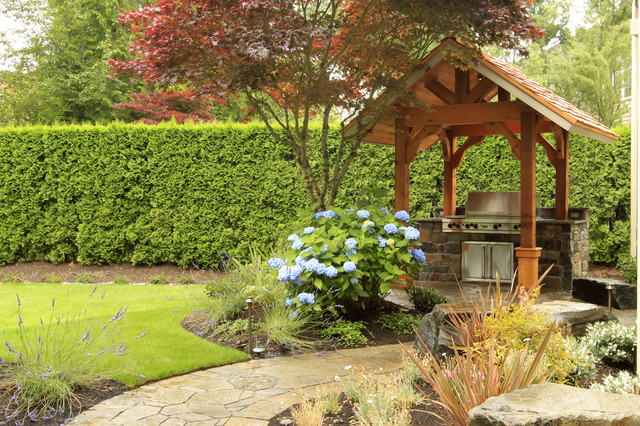 traditional landscape by Alderwood Landscaping