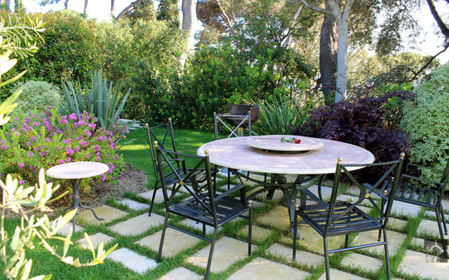 Mediterranean Garden Design Saint Jean Cap Ferrat mediterranean-patio