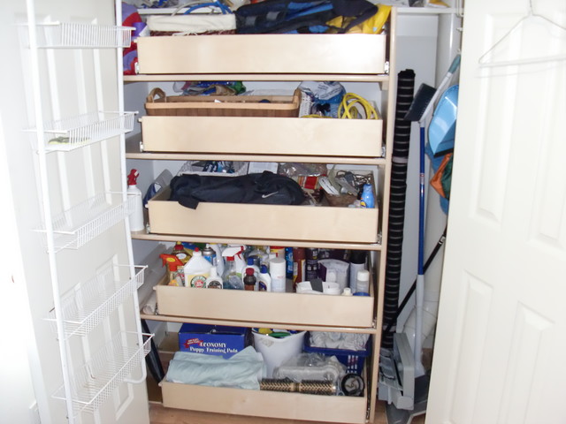 Closet Shelf Organizer