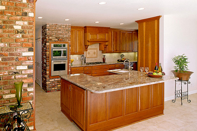 Gaines Kitchen traditional kitchen
